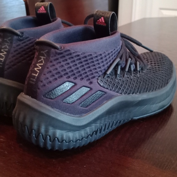 Dame 4 - Picture 2 of 4